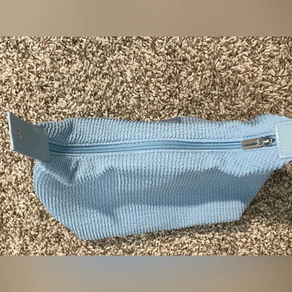 NEW- Kate Spade Blue Cosmetic Pag/Purse - Picture 6 of 7